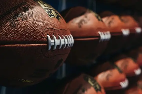 Super Bowl: pas de cryptomonnaies, mais des bières et des M&M’s