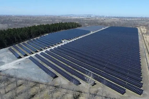 Hydro-Québec inaugure deux centrales solaires