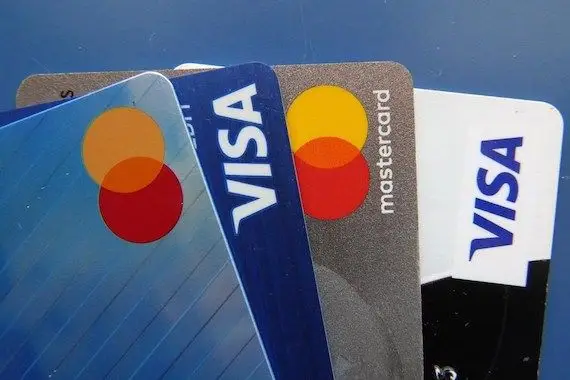 Des marchands peuvent faire une réclamation à Visa et MasterCard