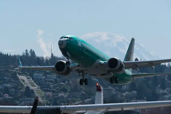 Le 737 MAX volera à nouveau en janvier, mise Boeing