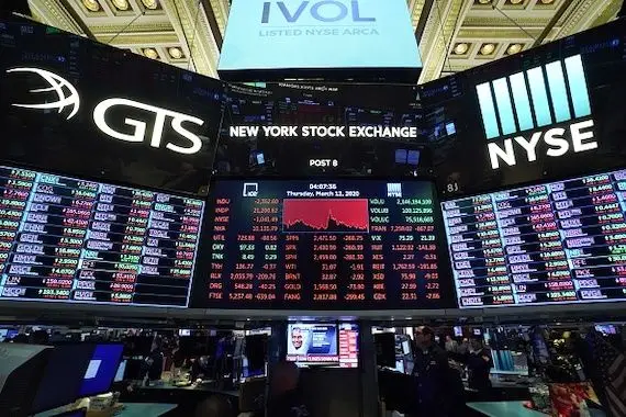 Bourse: les craintes de récession font chuter Wall Street