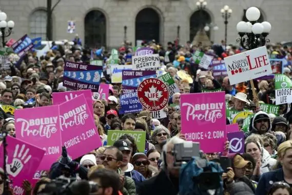Couvrir les frais des employées pour avorter au Canada