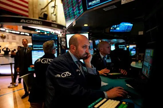 Bourse: la guerre tarifaire fait rougir Wall Street