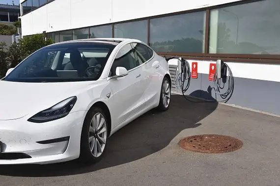 Les acheteurs de Tesla ont reçu plus de 100M$ d’Ottawa