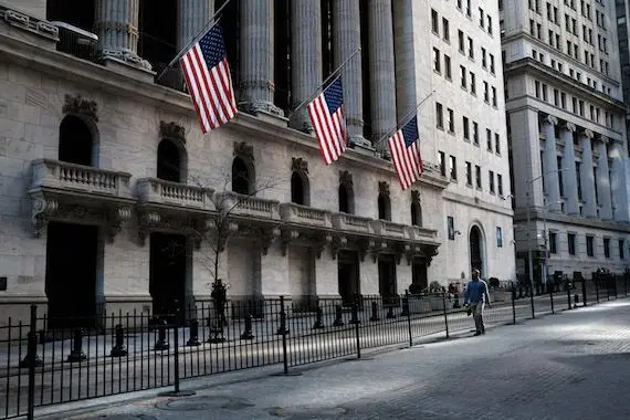 Bourse: le Nasdaq chute, le Dow Jones poursuit sa hausse
