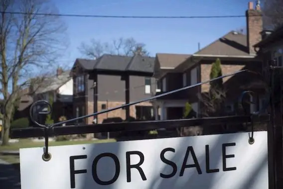 Les ventes d’habitations à Toronto ont reculé en septembre de 44%
