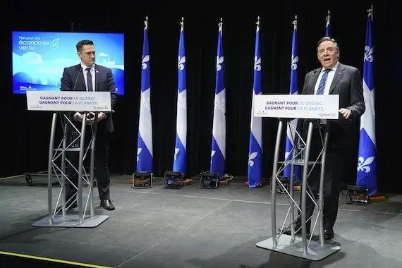 Legault présente le Plan vert, et vante GNL-Québec