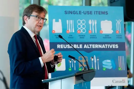 Six produits en plastique disparaîtront d’ici la fin de 2021