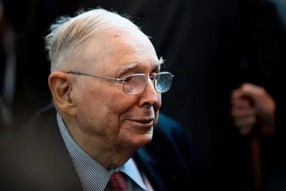 Décès de Charlie Munger, le bras droit de Warren Buffett