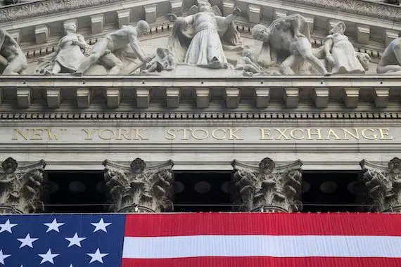 Bourse: Wall Street clôture en hausse, record pour le Dow Jones