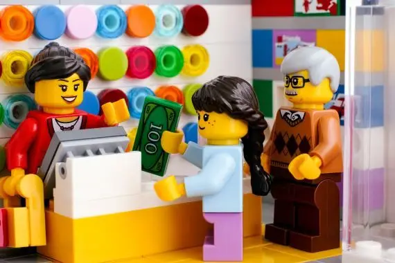 Lego continue de grignoter des parts de marché