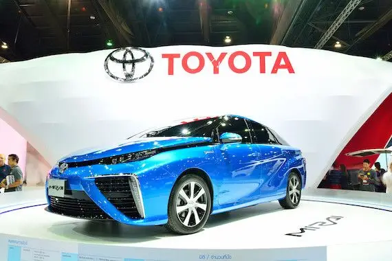 Toyota dope ses prévisions annuelles, aidé par le yen bas