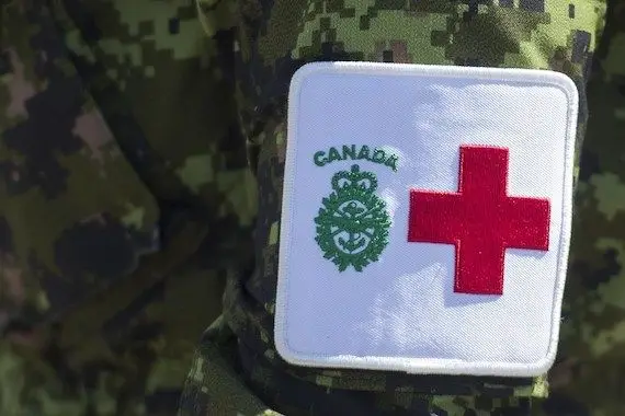 Les Forces armées canadiennes manquent de personnel médical formé