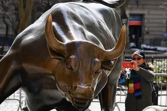 Bourse: Wall Street et Toronto rougissent à la fermeture