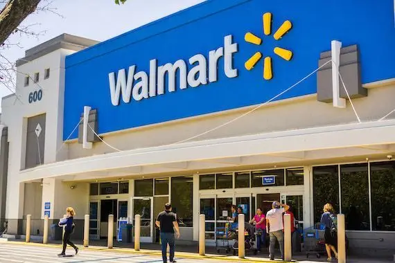 Face à l’inflation, hot-dogs ou charcuterie chez Walmart?