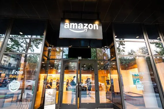 Amazon lance son premier magasin de vêtements en personne