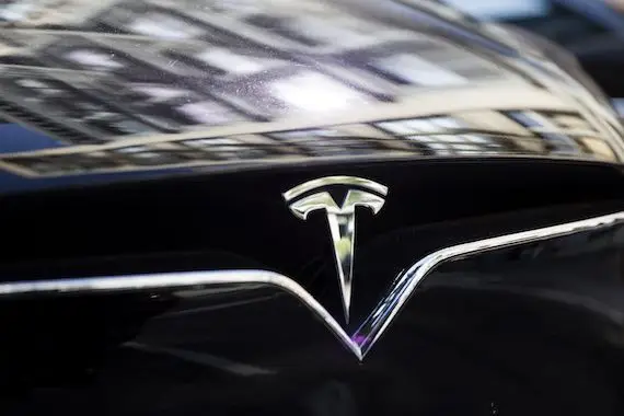 Tesla maintient son projet d’usine de batteries près de Berlin
