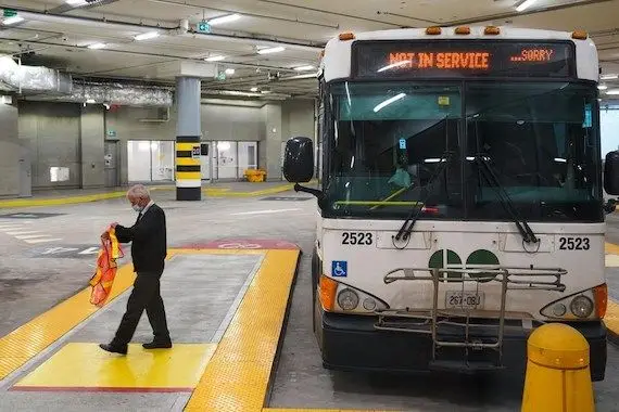 Les employés de GO Transit, en grève, veulent négocier