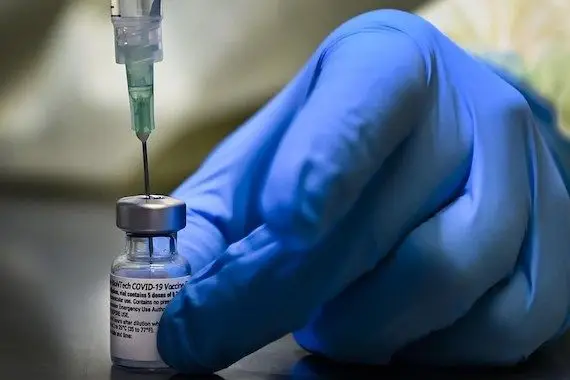 Le vaccin largement accepté par le personnel soignant