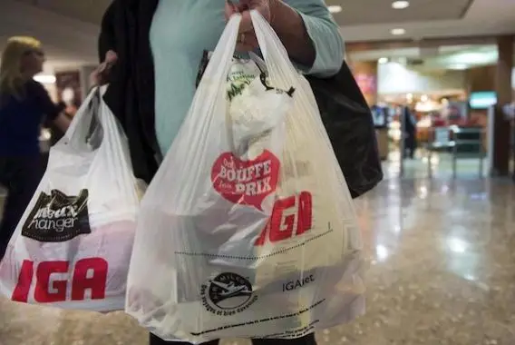 Montréal: les sacs de plastique  sont officiellement bannis