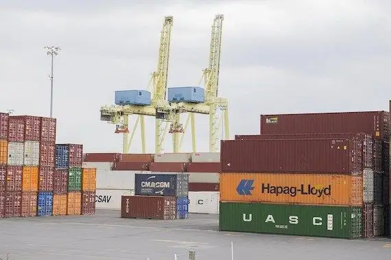 Les débardeurs du port de Montréal sont en grève