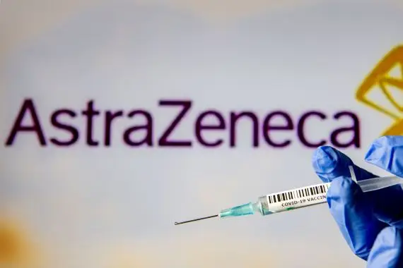 COVID: AstraZeneca annonce des essais réussis pour son médicament