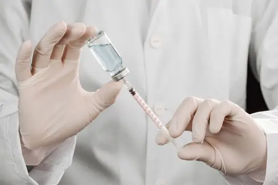 La 2e injection du vaccin Pfizer peut être retardée selon l’OMS