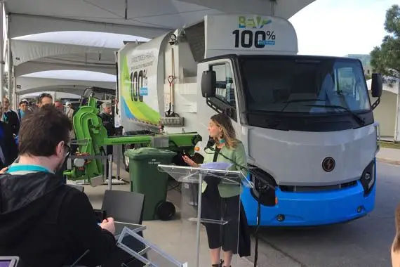 Lion lance un premier camion électrique de collecte de déchet