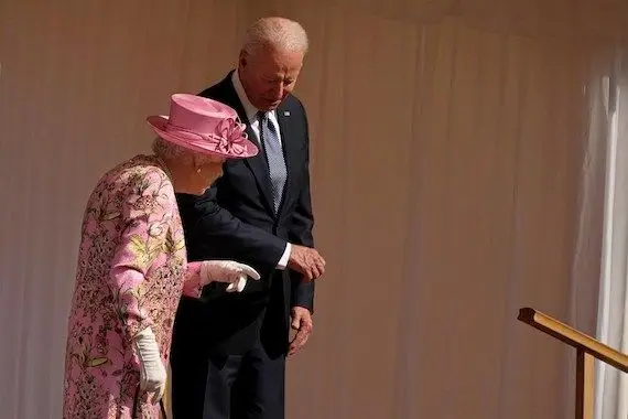 Des leaders rendent hommage à la reine Élisabeth II