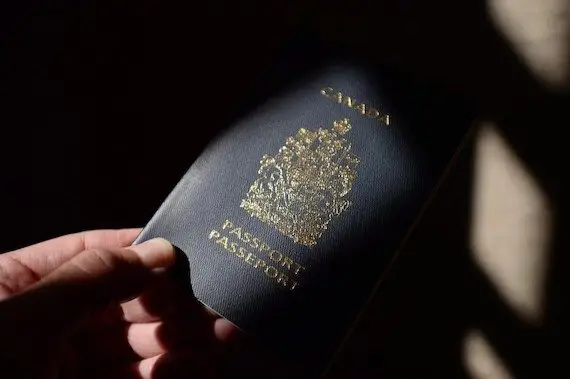 Passeports: Ottawa ajoute des bureaux de retrait