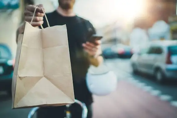 Uber achète l’application de livraison de repas Postmates