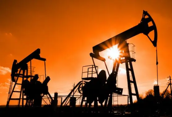 L'OPEP+ sabre la production face à la chute des prix du pétrole