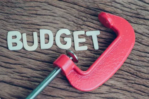 Tenez un budget pour soulever vos problèmes financiers plus tôt