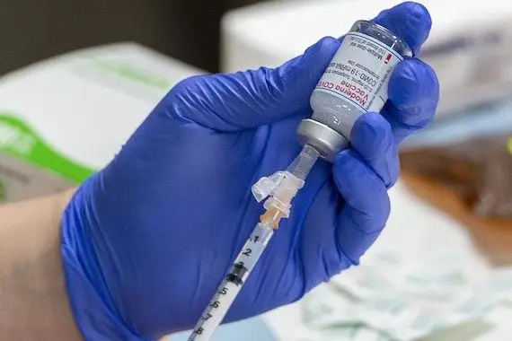 Moderna investit pour augmenter sa production de vaccins