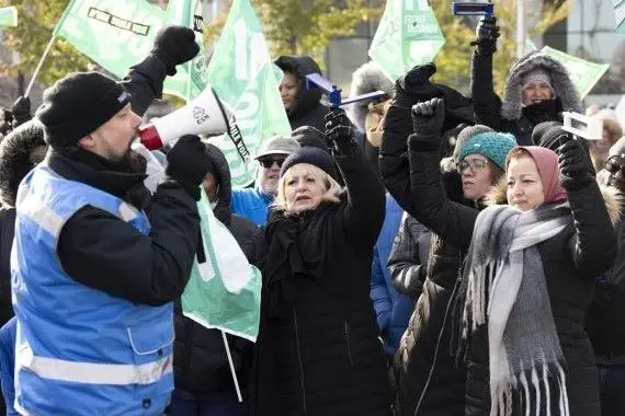 Les négociations reprennent mardi entre Québec et les syndicats