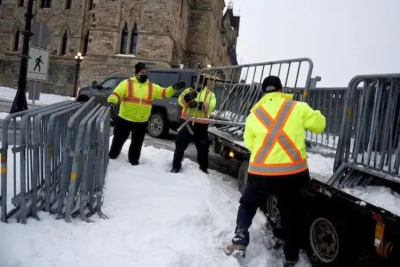 Manifestation: des camionneurs québécois partent pour Ottawa
