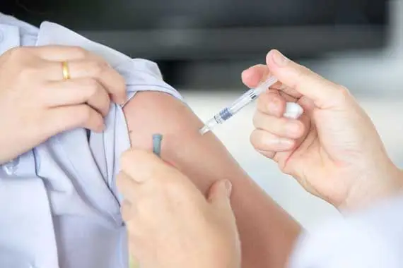 COVID-19: le Québec prêt à amorcer la vaccination dès janvier
