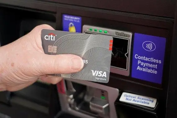 Forte hausse en un an de l’usage des cartes de crédit au Canada