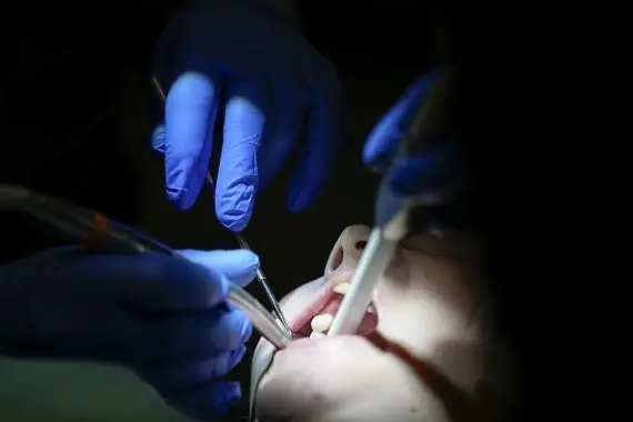 Les dentistes veulent plus de détails sur le programme fédéral