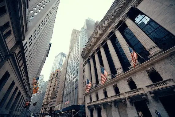 Bourse: Wall Street reprend son souffle et finit en baisse