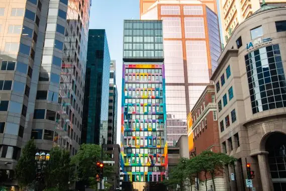 Montréal: une murale colorée pour Le Germain