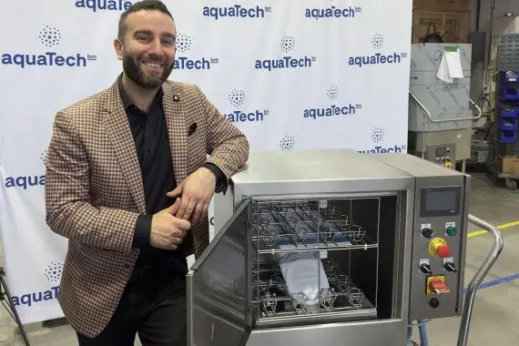Aquatech BM lance un lave-bouteille compact
