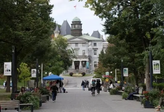 McGill suspend un programme de français
