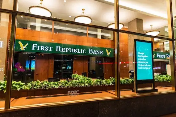La banque First Republic chute à Wall Street