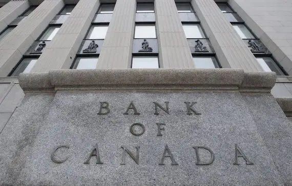 Les Canadiens réduisent leurs dépenses, selon la Banque centrale