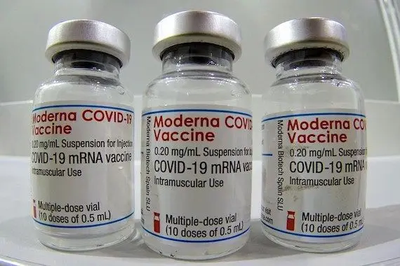 Enfants 6 mois à 5 ans: Santé Canada examine le vaccin de Moderna