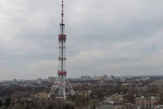 Ukraine: frappe russe contre la tour de télévision à Kiev