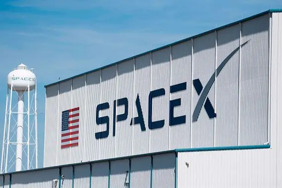 La visibilité des 60 satellites Starlink va diminuer, dit SpaceX