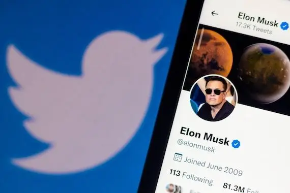 Elon Musk rétablit des comptes bannis sur Twitter