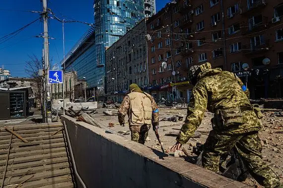Guerre en Ukraine: la situation sur le terrain au 76e jour